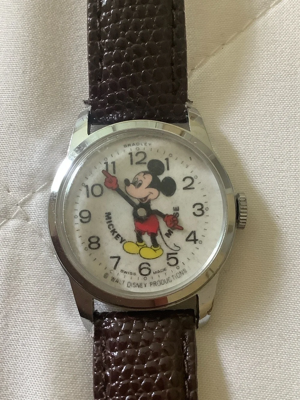 vintage 1970s Bradley Swiss-made Mickey Mouse watch needs new battery!